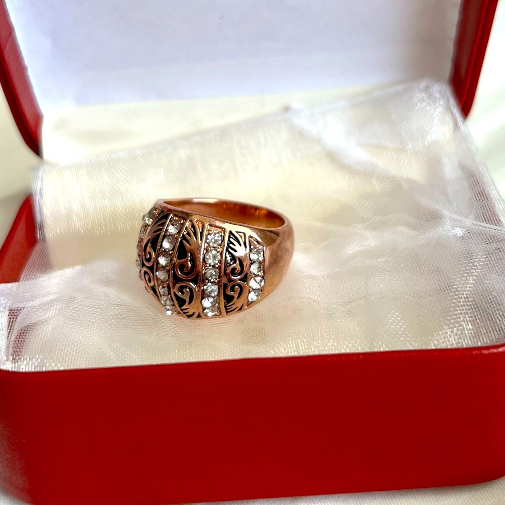 Ring - Picture 3 of 5